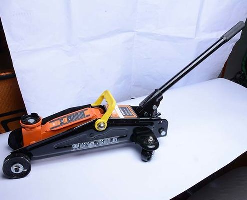 Un buen precio. Jack industrial para el levantamiento de objetos pesados ligero y duradero conforme con ANSI/ASME y CE/GS disponible en varios modelos en línea